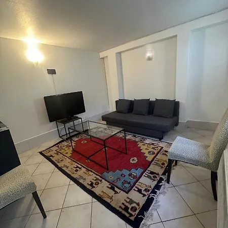 Apartment Prjardin *